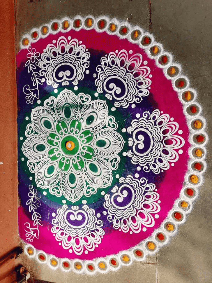 Shapely Half Circle Rangoli