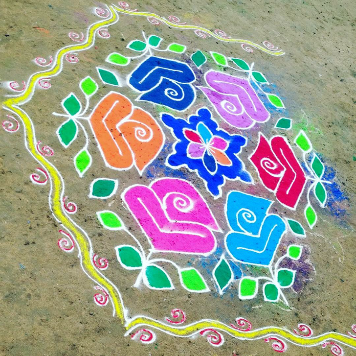 Grand Rose Rangoli